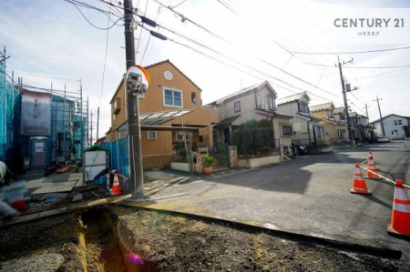 ���̑����n�@�O�ʓ��H��6���I�z����ǍD�ȗ��n�ł��B
�Ԍɓ��ꂪ���ȕ������S�ł��ˁB