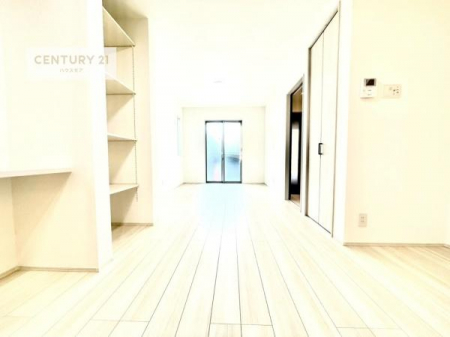 ���r���O�@�D�����z���܂肪���r���O����ł���ċ��S�n�̗ǂ���Ԃ����o���Ă���܂��I
���났�̎��Ԃ��߂����܂��I