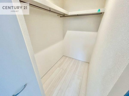 ���[�@�E�H�[�N�C���N���[�[�b�g�t���ł��B��������̂��m���Ȃǂ����[���Ă��������ł��ˁI���ɂ���@�������ȂǋG�ߕ��̑傫�ȉƓd�����[�ł��܂��B