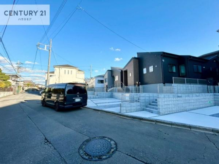 ���̑����n�@�O�ʓ��H��6���I�z����ǍD�ȗ��n�ł��B
�Ԍɓ��ꂪ���ȕ������S�ł��ˁB