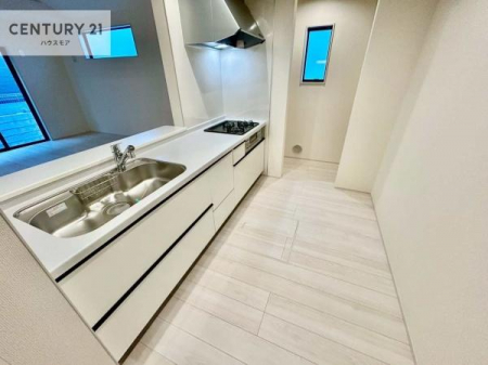 �L�b�`���@��Ƃ肠�钲���X�y�[�X�ō�Ƃ����₷�����K�ȃL�b�`���ł��I
���q�l�ƈꏏ�ɂ��َq������y���߂�L�X�X�y�[�X�ł��B�y�����������ԂɂȂ肻���ł��ˁI