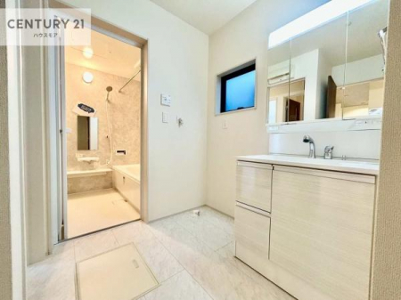 ���ʑ�E���ʏ��@�O�ʋ��d�l�̐��ʏ��́A�g�����Ȃ݂����₷������I���͎��[�ɂȂ��Ă��܂��B�h���C���[�₨���ϓ����Еt������̂Ő��ʑ������X�b�L���ƌ����邱�Ƃ��o���܂��I