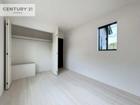 �m���@���[�X�y�[�X�����Ă��܂��I�������X�b�L�����ڂ��鎖���ł��܂��ˁB
�Ƌ��I�΂Ȃ��V���v���ȃf�U�C���ׁ̈A�Ƌ��I�΂����C�ɓ���̋�ԍ�肪�ł������ł��ˁB