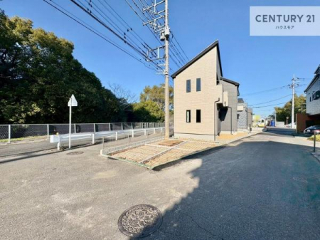 ���̑����n�@�O�ʓ��H��6.92���~4���I�z����ǍD�ȗ��n�ł��B
�Ԍɓ��ꂪ���ȕ������S�ł��ˁB