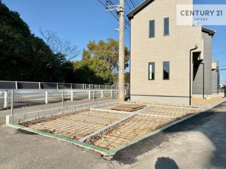 ���ԏ�@���ԃX�y�[�X��2�䕪����܂��I�Z�J���h�J�[�͂������A�o�C�N�⎩�]�ԂȂǂ��u���ꏊ�ɍ���܂���B