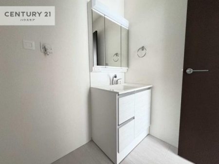 ���ʑ�E���ʏ��@�O�ʋ��d�l�̐��ʏ��́A�g�����Ȃ݂����₷������I���͎��[�ɂȂ��Ă��܂��B�h���C���[�₨���ϓ����Еt������̂Ő��ʑ������X�b�L���ƌ����邱�Ƃ��o���܂��I