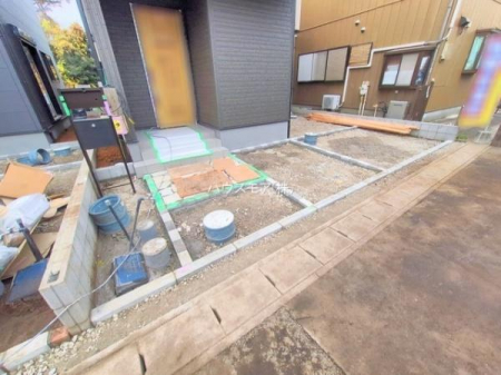 ���ԏ�@���ԃX�y�[�X��2�䕪����܂��I�Z�J���h�J�[�͂������A�o�C�N�⎩�]�ԂȂǂ��u���ꏊ�ɍ���܂���B