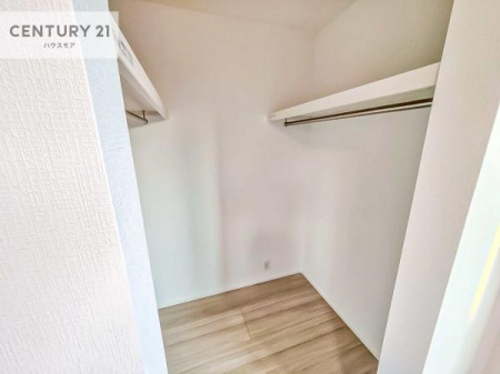 ���[�@�E�H�[�N�C���N���[�[�b�g�t���ł��B��������̂��m���Ȃǂ����[���Ă��������ł��ˁI���ɂ���@�������ȂǋG�ߕ��̑傫�ȉƓd�����[�ł��܂��B