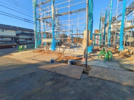 ���ԏ�@���ԃX�y�[�X��2�䕪����܂��I�Z�J���h�J�[�͂������A�o�C�N�⎩�]�ԂȂǂ��u���ꏊ�ɍ���܂���B