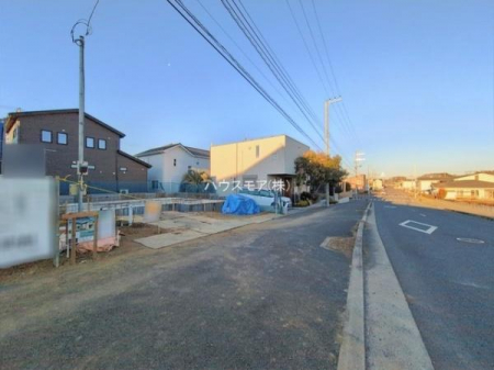 ���̑����n�@�O�ʓ��H��16���I�z����ǍD�ȗ��n�ł��B
�Ԍɓ��ꂪ���ȕ������S�ł��ˁB�y���n���w��J�Ò��z