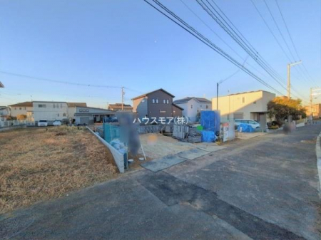 ���̑����n�@�O�ʓ��H��16���I�z����ǍD�ȗ��n�ł��B
�Ԍɓ��ꂪ���ȕ������S�ł��ˁB�y���n���w��J�Ò��z