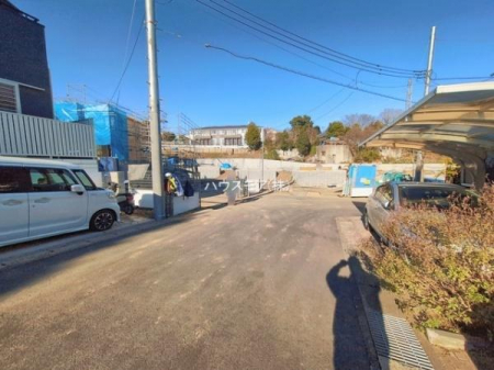 ���̑����n�@�O�ʓ��H6���I�z����ǍD�ȗ��n�ł��B
�Ԍɓ��ꂪ���ȕ������S�ł��ˁB