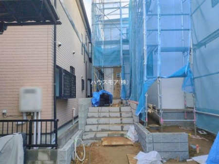 ���ԏ�@���ԃX�y�[�X��2�䕪����܂��I�Z�J���h�J�[�͂������A�o�C�N�⎩�]�ԂȂǂ��u���ꏊ�ɍ���܂���B