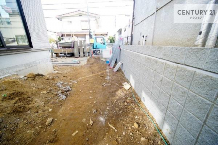 ���ԏ�@���ԃX�y�[�X��2�䕪����܂��I�Z�J���h�J�[�͂������A�o�C�N�⎩�]�ԂȂǂ��u���ꏊ�ɍ���܂���B