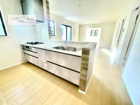 �L�b�`���@��l�C�̑Ζʎ��V�X�e���L�b�`�����̗p���Ă��܂��I���Ƒ��̃R�~���j�P�[�V���������R�Ƒ�����݌v�ł��B
���q�l�ɂ��ڂ��͂��̂Ŋ������ł��ˁB�L�X�g���ĉ��K�ɍ�Ƃ��i�݂܂��B