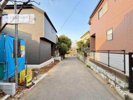 ���̑����n�@�O�ʓ��H6���I�z����ǍD�ȗ��n�ł��B
�Ԍɓ��ꂪ���ȕ������S�ł��ˁB