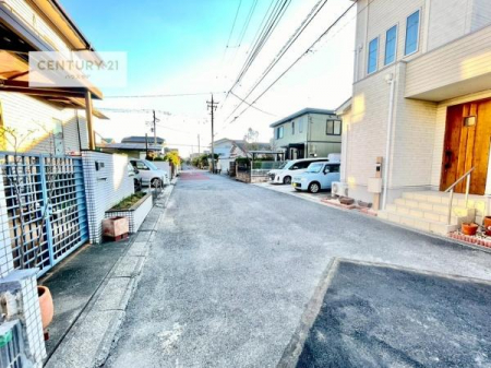 ���̑����n�@�O�ʓ��H6���I�z����ǍD�ȗ��n�ł��B
�Ԍɓ��ꂪ���ȕ������S�ł��ˁB