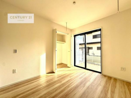 ���r���O�ȊO�̋����@���r���O�Ɨאڂ����m���ł��I�Ǝ��̋x�e�X�y�[�X��L�b�Y�X�y�[�X�Ƃ��Ċ��p����̂��悳�����ł��ˁI
���[���t���Ă��܂��I