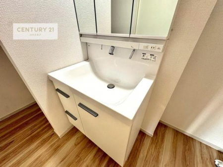 ���ʑ�E���ʏ��@�[�����ʑ�{�E���́A�������˂ɂ����̂ł�����ꂪ�y�X�I���������ۂĂ܂��I
�L���C�Ȑ��ʏ��Ŏ��������̃��`�x�[�V�������オ��܂��ˁI