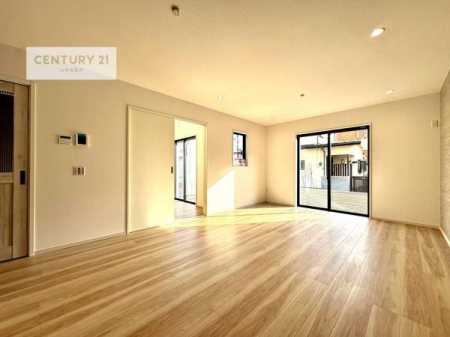 ���r���O�@�S�n�ǂ����r���O�͉Ƒ������R�ƏW�܂�܂��B�Ƒ��c�R�̎��Ԃ����������ł��B���Ƒ��ƁA����w�[���������Ԃ��߂��������ł��ˁB