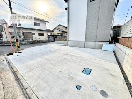 ���ԏ�@���ԃX�y�[�X��2�䕪����܂��I�Z�J���h�J�[�͂������A�o�C�N�⎩�]�ԂȂǂ��u���ꏊ�ɍ���܂���B