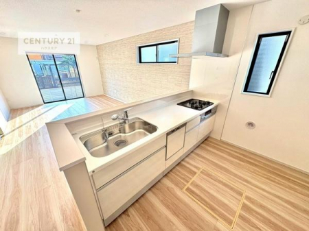 �L�b�`���@��l�C�̑Ζʎ��V�X�e���L�b�`�����̗p���Ă��܂��I���Ƒ��̃R�~���j�P�[�V���������R�Ƒ�����݌v�ł��B
���q�l�ɂ��ڂ��͂��̂Ŋ������ł��ˁB�H���t���Ŗ����̉Ǝ����X���[�Y�ɁI