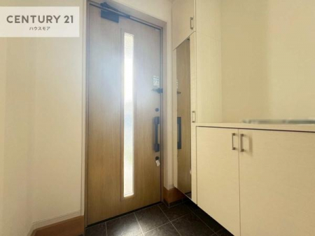 ���ց@�~���[�t���V���[�Y�{�b�N�X�t���Ȃ̂ŁA���ւ��Еt�����|�������₷���ł��I
�X�b�L���������ւŌ˂��J�����u�ԁA�������̂���S�n������Ԃ��o�}���Ă���܂��B