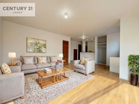 ���r���O�@�Ƌ��CG�p�[�X�ł��B�J�����̂���L�XLDK�I�\�t�@�[��_�C�j���O�e�[�u����u���Ă������ɂȂ�Ȃ��̂ŉ��K�ɉ߂����܂��I�R�~���j�P�[�V���������₷�����r���O�ł��I