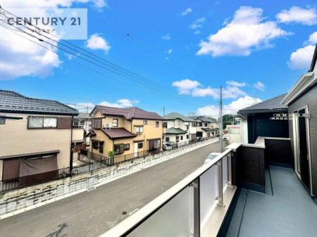 �Z�˂���̒��]�ʐ^�@������������Z��X�A���͂ɂ͍����������Ȃ��A�΂������󂪍L���J����������A
�z�����傫���Ղ��邱�Ƃ�����܂���B�C�����̗ǂ������ʂ蔲����X���݂ł��B