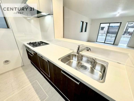 �L�b�`���@��l�C�̑Ζʎ��V�X�e���L�b�`�����̗p���Ă��܂��I���Ƒ��̃R�~���j�P�[�V���������R�Ƒ�����݌v�ł��B
���q�l�ɂ��ڂ��͂��̂Ŋ������ł��ˁB�L�X�g���ĉ��K�ɍ�Ƃ��i�݂܂��B