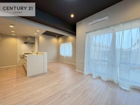 ���r���O�@�D�����z���܂肪���r���O����ł���ċ��S�n�̗ǂ���Ԃ����o���Ă���܂��I
���R�ƉƑ����W����b��������S�n�悢��ԁI