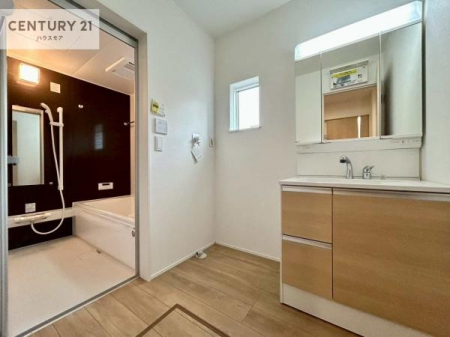 ���ʑ�E���ʏ��@�����̂������ʏ��́A���ƕ�������₷���A���ł����K�ɂ��g�����������܂��B�O�ʋ��Ŏg�����肪�ǂ��A�������[�������Ă���܂��̂ŁA���p�i��X�L���P�A�p�i���������萮���ł��܂��B�y���n�̔��J�Ò��I�z