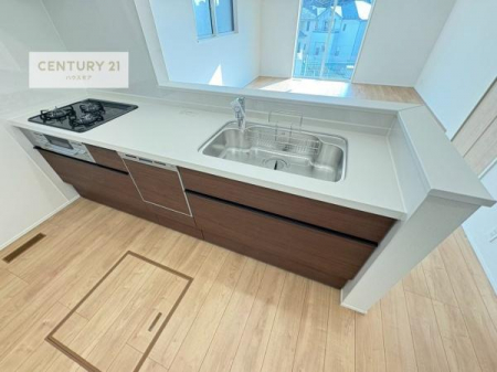 �L�b�`���@��l�C�̑Ζʎ��V�X�e���L�b�`�����̗p���Ă��܂��I���Ƒ��̃R�~���j�P�[�V���������R�Ƒ�����݌v�ł��B
���q�l�ɂ��ڂ��͂��̂Ŋ������ł��ˁB�L�X�g���ĉ��K�ɍ�Ƃ��i�݂܂��B