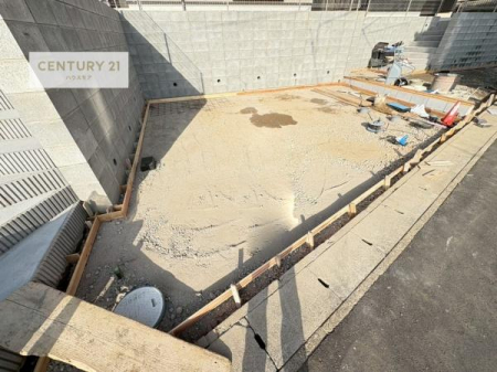 ���ԏ�@���ԃX�y�[�X��2�䕪����܂��I�Z�J���h�J�[�͂������A�o�C�N�⎩�]�ԂȂǂ��u���ꏊ�ɍ���܂���B