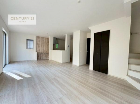 ���r���O�@�S�n�ǂ����r���O�͉Ƒ������R�ƏW�܂�܂��B�Ƒ��c�R�̎��Ԃ����������ł��B���Ƒ��ƁA����w�[���������Ԃ��߂��������ł��ˁB