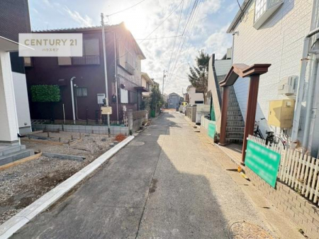 ���̑����n�@�O�ʓ��H��4���I�z����ǍD�ȗ��n�ł��B
�Ԍɓ��ꂪ���ȕ������S�ł��ˁB