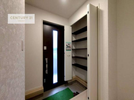 ���ց@�V���[�Y�{�b�N�X�t���Ȃ̂ŁA���ւ��Еt�����|�������₷���ł��I
�X�b�L���������ւŌ˂��J�����u�ԁA�������̂���S�n������Ԃ��o�}���Ă���܂��B