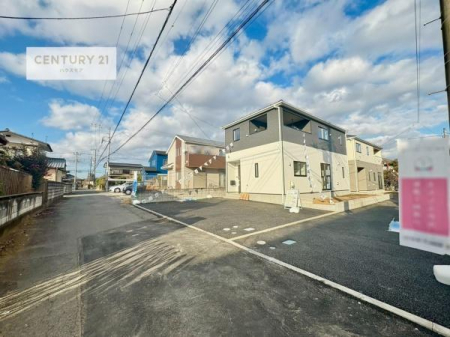 ���̑����n�@�O�ʓ��H��4���I�z����ǍD�ȗ��n�ł��B
�Ԍɓ��ꂪ���ȕ������S�ł��ˁB