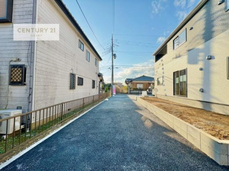 ���ԏ�@���ԃX�y�[�X��2�䕪����܂��I�Z�J���h�J�[�͂������A�o�C�N�⎩�]�ԂȂǂ��u���ꏊ�ɍ���܂���B