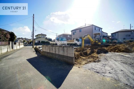 ���̑����n�@�O�ʓ��H��4���I�z����ǍD�ȗ��n�ł��B
�Ԍɓ��ꂪ���ȕ������S�ł��ˁB