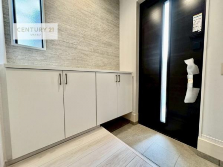 ���ց@�V���[�Y�{�b�N�X�t���Ȃ̂ŁA���ւ��Еt�����|�������₷���ł��I
�X�b�L���������ւŌ˂��J�����u�ԁA�������̂���S�n������Ԃ��o�}���Ă���܂��B
