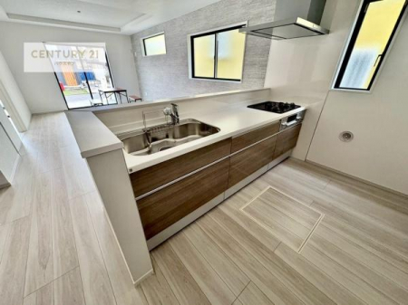 �L�b�`���@��l�C�̑Ζʎ��V�X�e���L�b�`�����̗p���Ă��܂��I���Ƒ��̃R�~���j�P�[�V���������R�Ƒ�����݌v�ł��B
���q�l�ɂ��ڂ��͂��̂Ŋ������ł��ˁB�L�X�g���ĉ��K�ɍ�Ƃ��i�݂܂��B