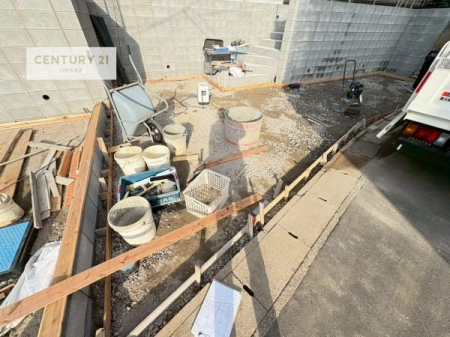 ���ԏ�@���ԃX�y�[�X��2�䕪����܂��I�Z�J���h�J�[�͂������A�o�C�N�⎩�]�ԂȂǂ��u���ꏊ�ɍ���܂���B