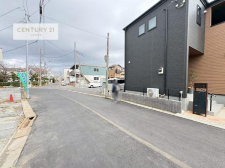 ���̑����n�@�O�ʓ��H6���I�z����ǍD�ȗ��n�ł��B
�Ԍɓ��ꂪ���ȕ������S�ł��ˁB