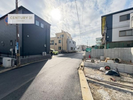 ���̑����n�@�O�ʓ��H6���I�z����ǍD�ȗ��n�ł��B
�Ԍɓ��ꂪ���ȕ������S�ł��ˁB