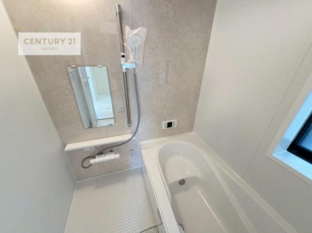 �����@������Ƃ����������̂���o�X���[���I���K�ȃo�X�^�C��������܂��I
1���̔�����������Ɩ����Ă����f�G�ȃ����N�[�[�V������ԂɂȂ肻���ł��ˁB