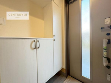 ���ց@�V���[�Y�{�b�N�X�t���Ȃ̂ŁA���ւ��Еt�����|�������₷���ł��I
�X�b�L���������ւŌ˂��J�����u�ԁA�������̂���S�n������Ԃ��o�}���Ă���܂��B
