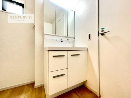 ���ʑ�E���ʏ��@�����̂������ʏ��́A���ƕ�������₷���A���ł����K�ɂ��g�����������܂��B�O�ʋ��Ŏg�����肪�ǂ��A�������[�������Ă���܂��̂ŁA���p�i��X�L���P�A�p�i���������萮���ł��܂��B