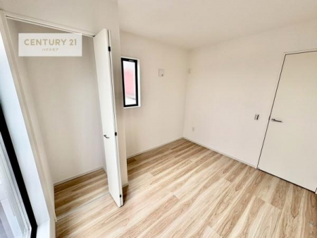 �q�������@���[�X�y�[�X���������Ă���A�ߗނ₨������A�w�p�i�Ȃǂ��������萮���ł��܂��B���������L���g���邽�߁A���K�Ő������Z��Ԃ��������܂��B