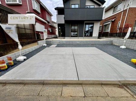 ���ԏ�@���ԃX�y�[�X��2�䕪����܂��I�Z�J���h�J�[�͂������A�o�C�N�⎩�]�ԂȂǂ��u���ꏊ�ɍ���܂���B